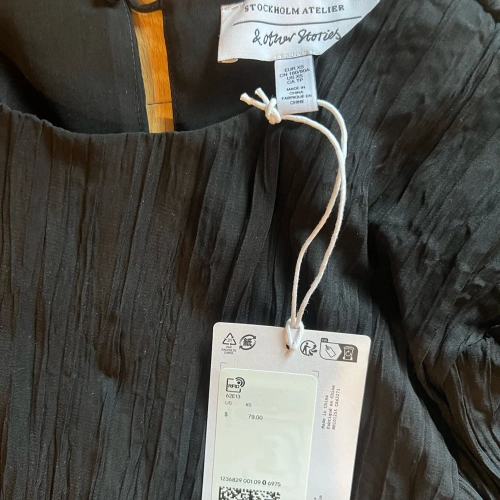 & Other Stories Black Pleated Blouse - Picture 4 of 4